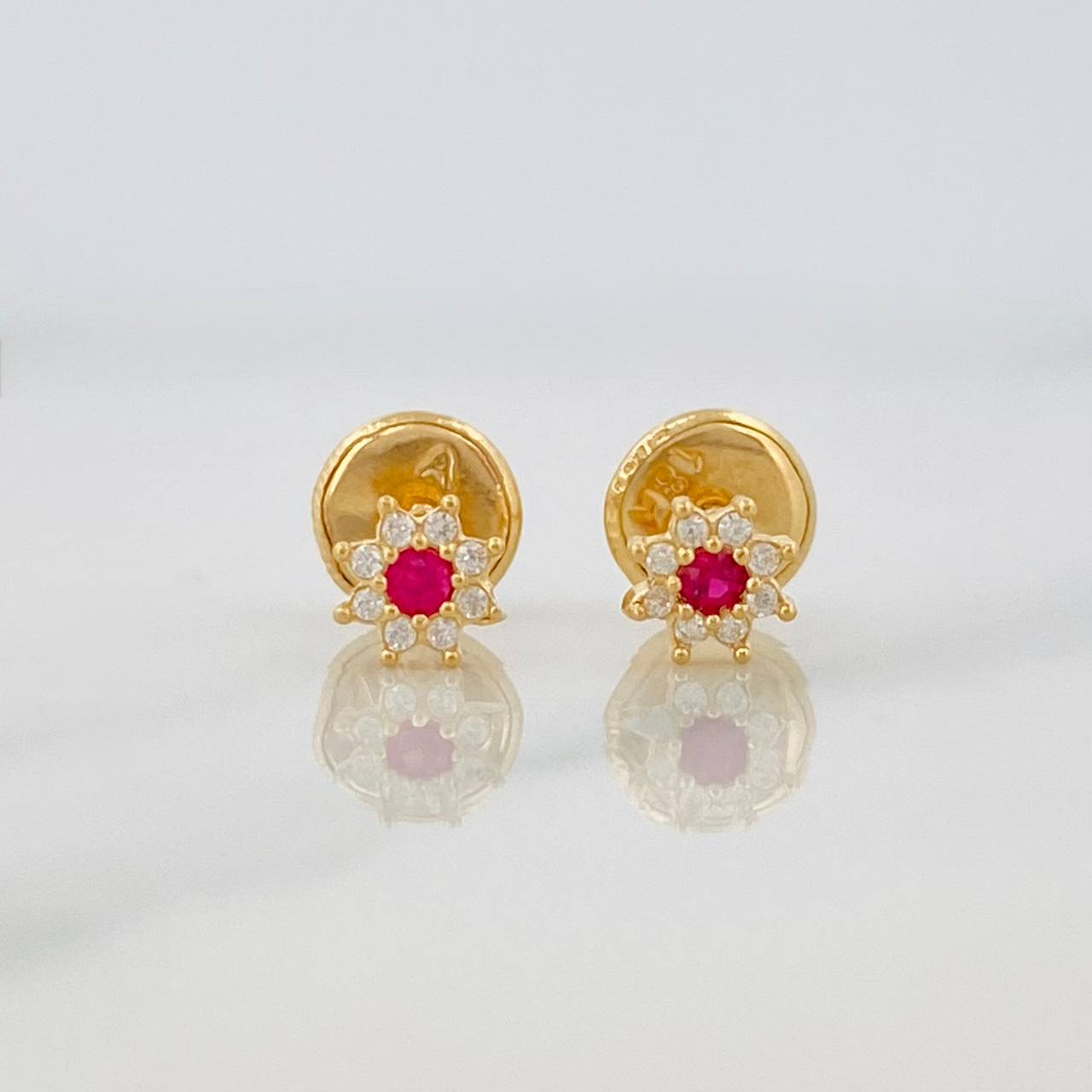 Flower Stud Earrings 0.5g / in / 4mm Yellow Gold 18K