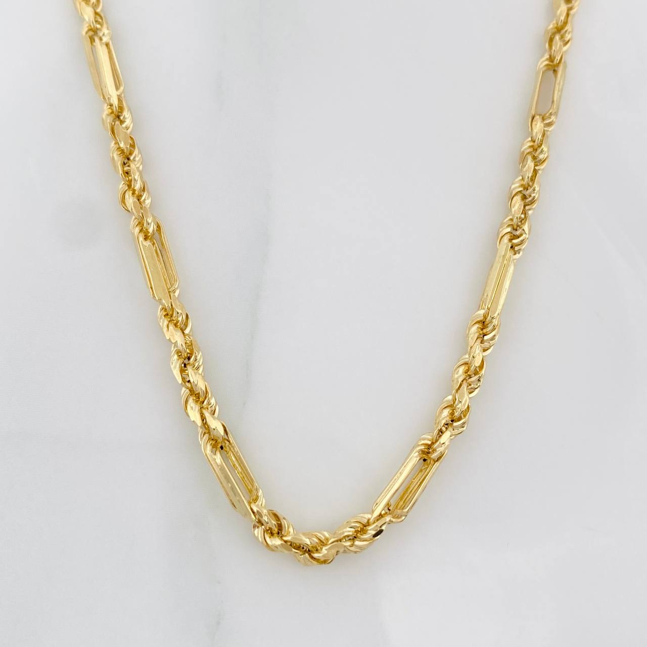 Cadena Lazo Especial 11.8g / 24 in / 2.96mm Oro Amarillo 18K