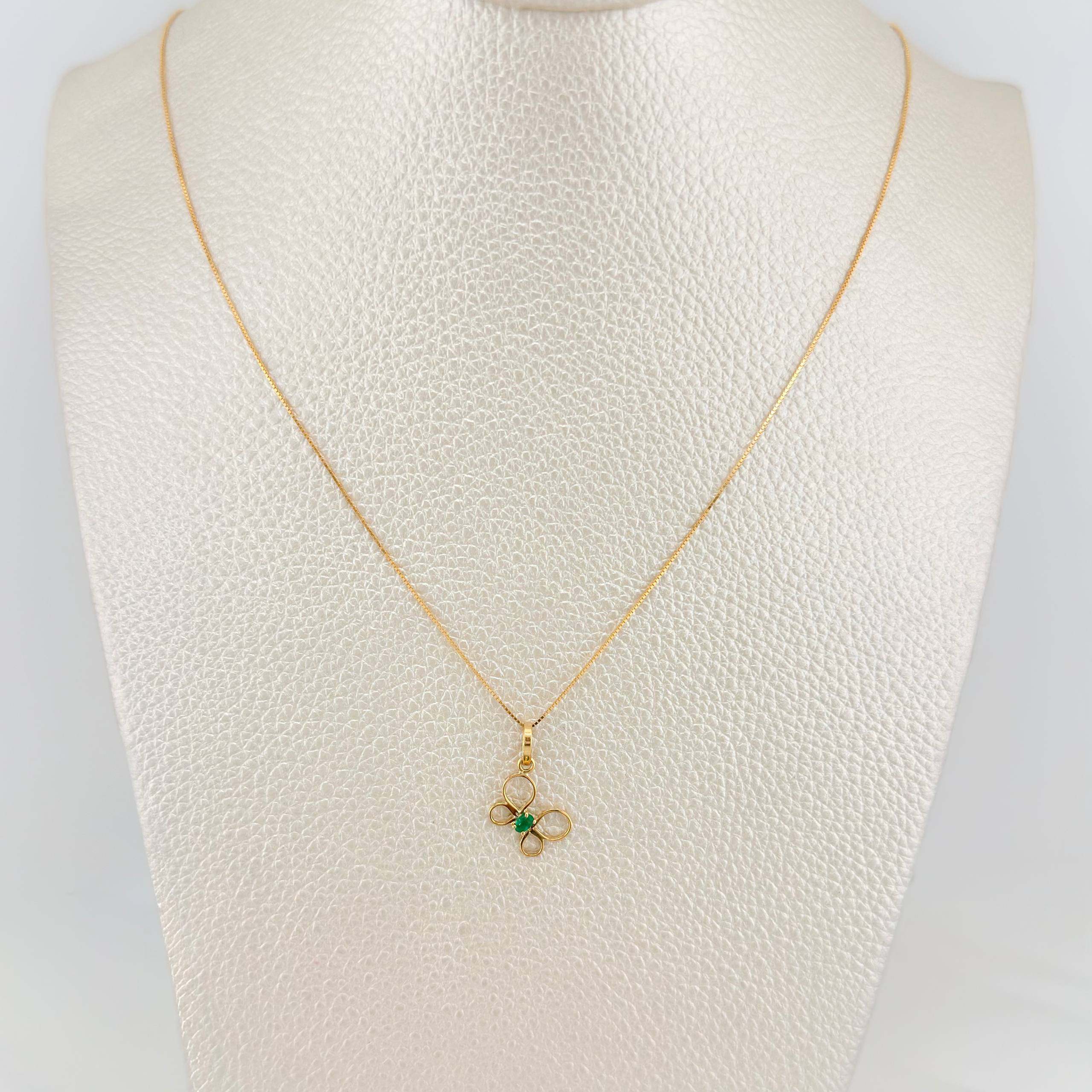 Set Cadena Veneciana + Dije Mariposa Esmeralda 0.06pts / 1.55g / 15 3/4 in Oro Amarillo 18K