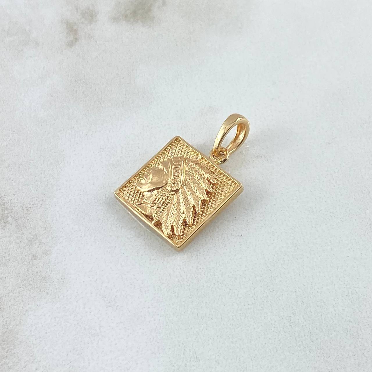 Pendant Indian Marco Cuadricular 4.75gr / 2.2cm / Textured Smooth Edge 18K Yellow Gold *