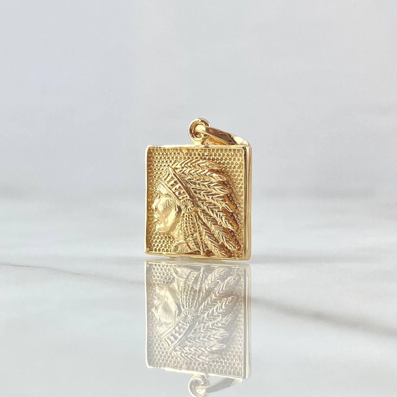 Pendant Indian Marco Cuadricular 4.75gr / 2.2cm / Textured Smooth Edge 18K Yellow Gold *