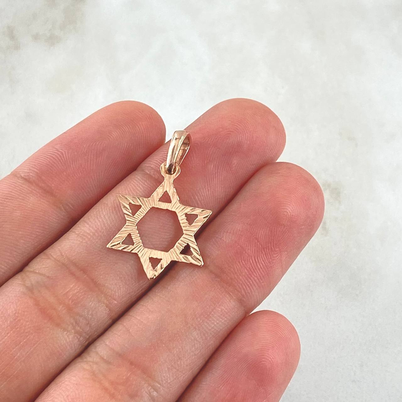 Dije Estrella De David 1.8gr / 3.3cm / Diamantada Lisa Oro Rosa 18K *