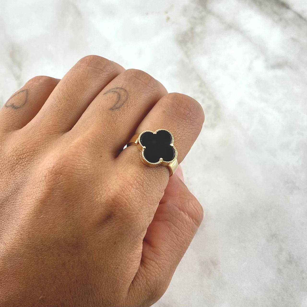 Treból Ring VCyA 3.8gr / T6 1/4 / 14.6mm Black Onyx Dotted Yellow Gold Special Nac. 18K