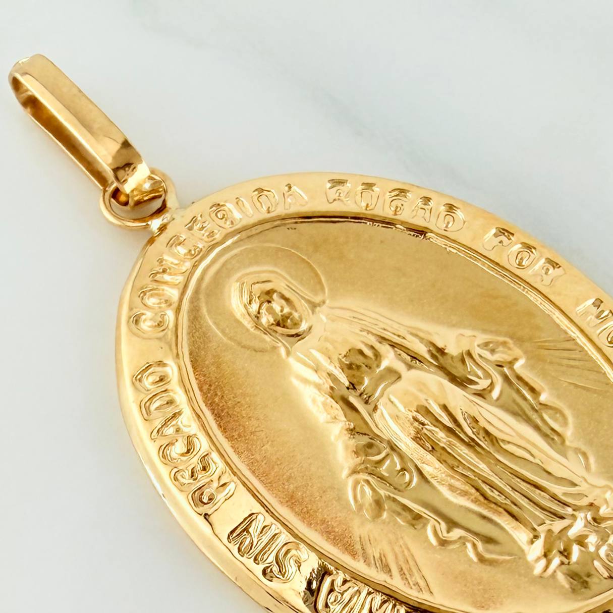 Pendant Virgen Milagrosa 3.2 g / 1 1/2 in Yellow Gold 18K