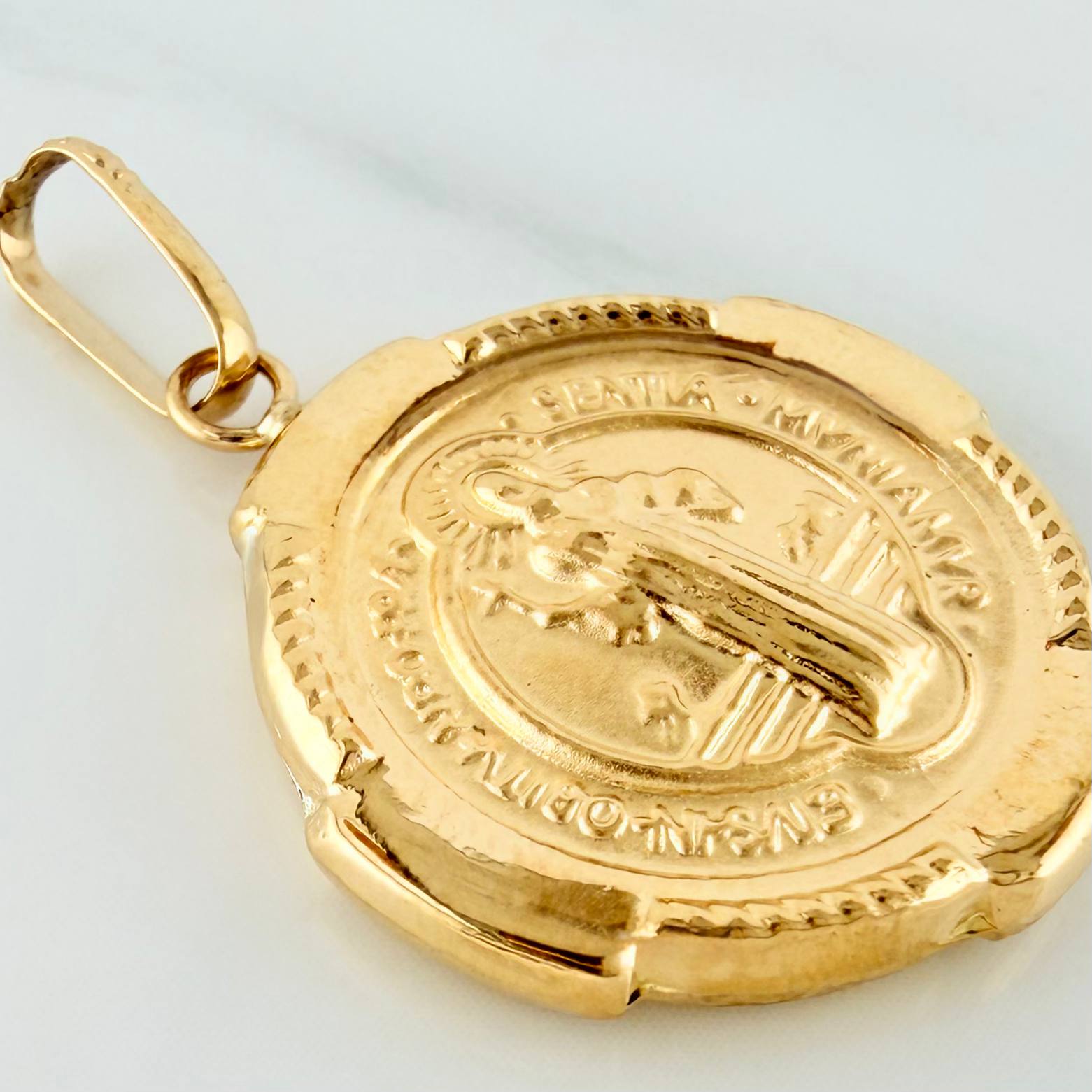 Dije San Benito 2.1 g / 1 1/4 in Oro Amarillo 18K
