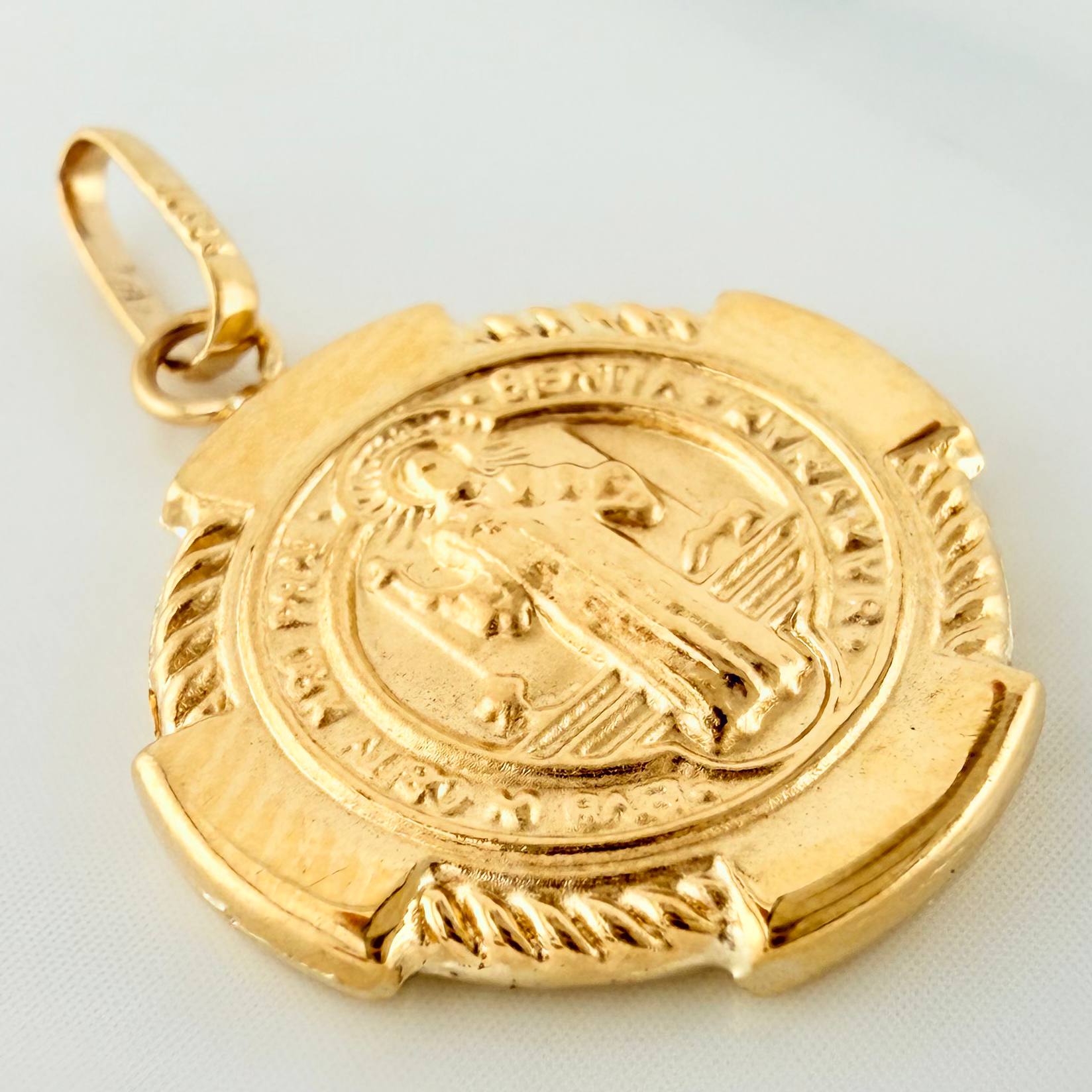 Dije San Benito 1.35 g / 1 in Oro Amarillo 18K