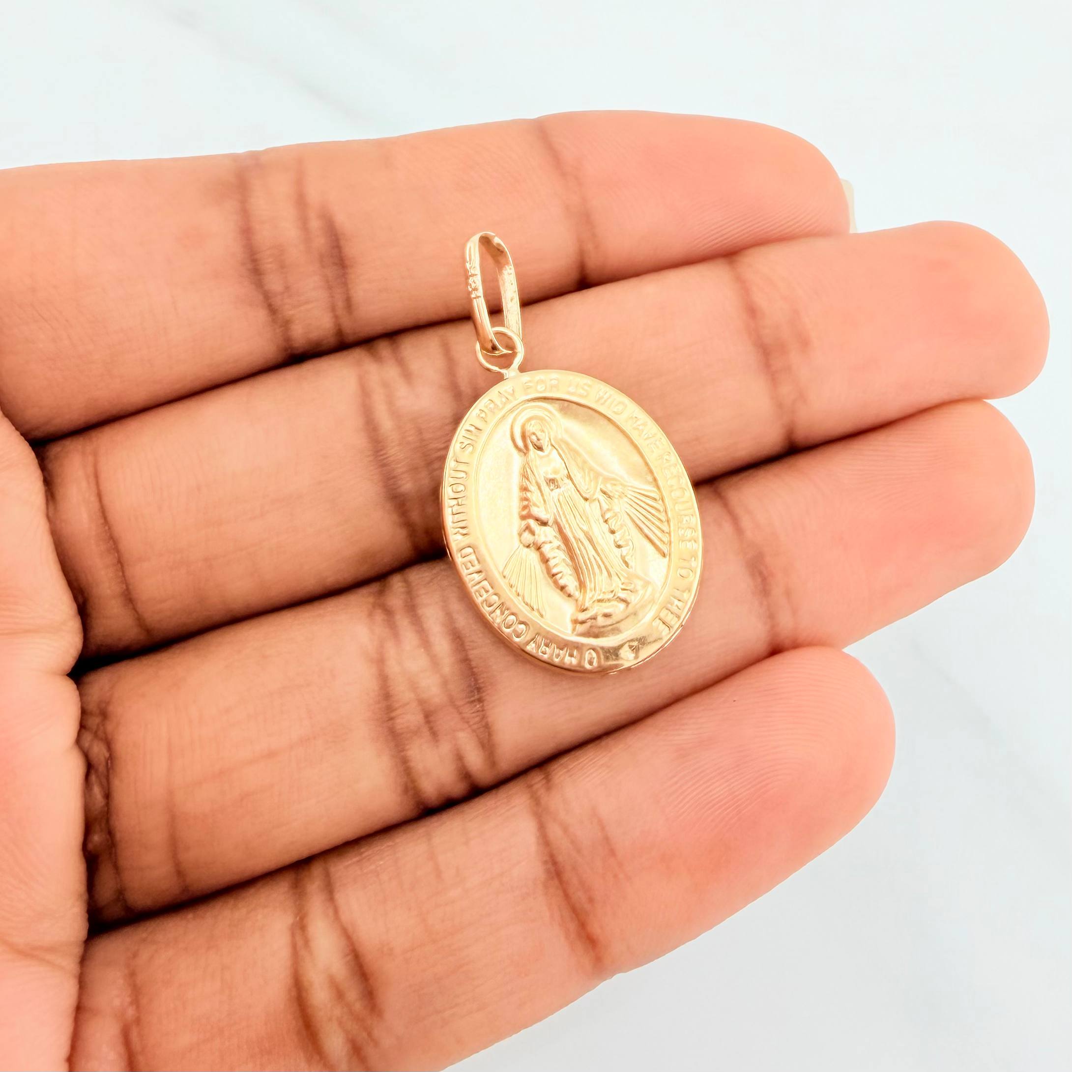 Pendant Miraculous Virgin 1.6 g / 1 1/4 in 18K Yellow Gold