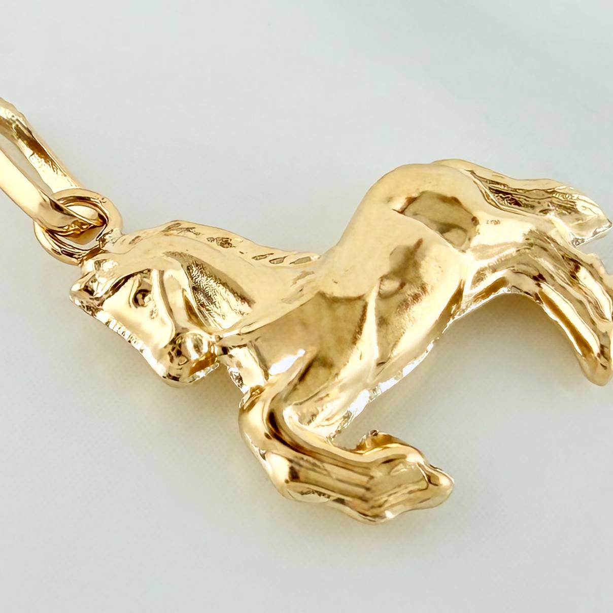 Pendant Horse 0.9 g / 1 in Yellow Gold 18K