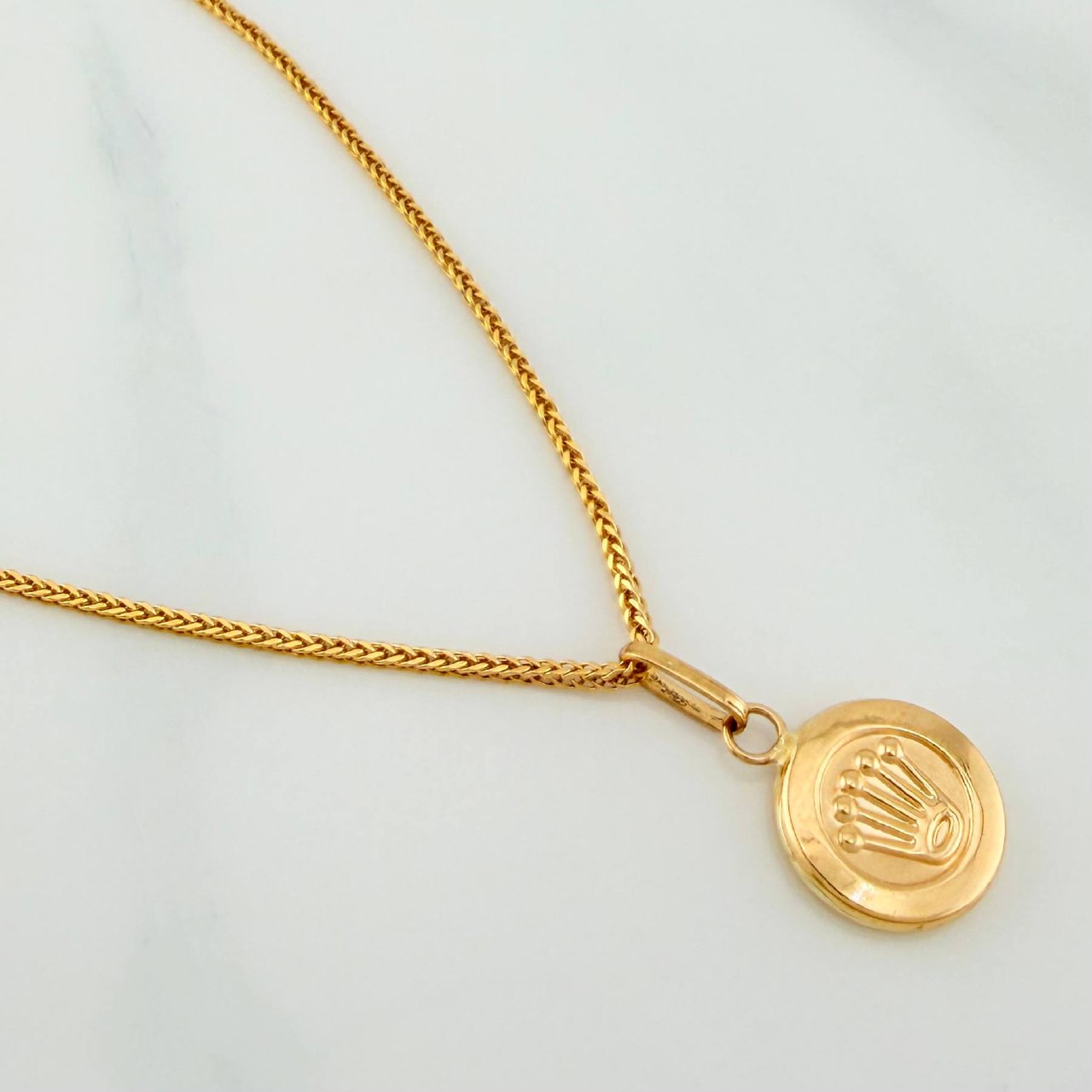 Franco Chain Set + Crown Pendant / 2.6gr / 23 3/4 in 18K Yellow Gold