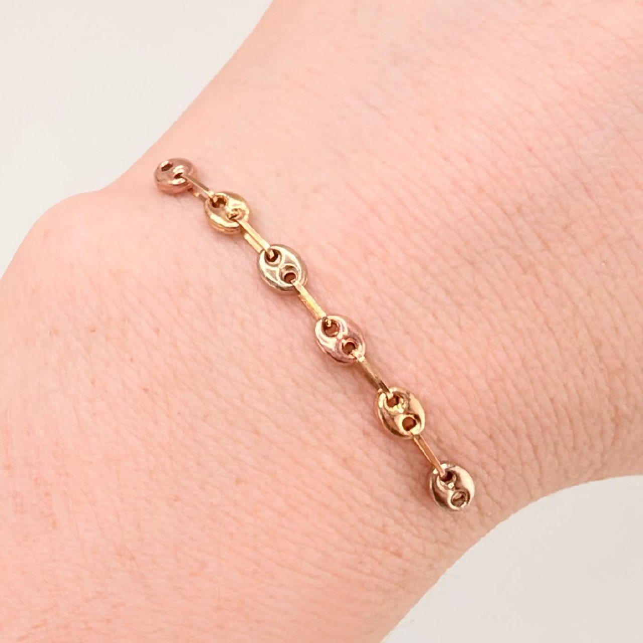 Charm Retazo GC 6 Links 0.55gr / 1 3/4 in / 4.2mm Three Golds 18K ©