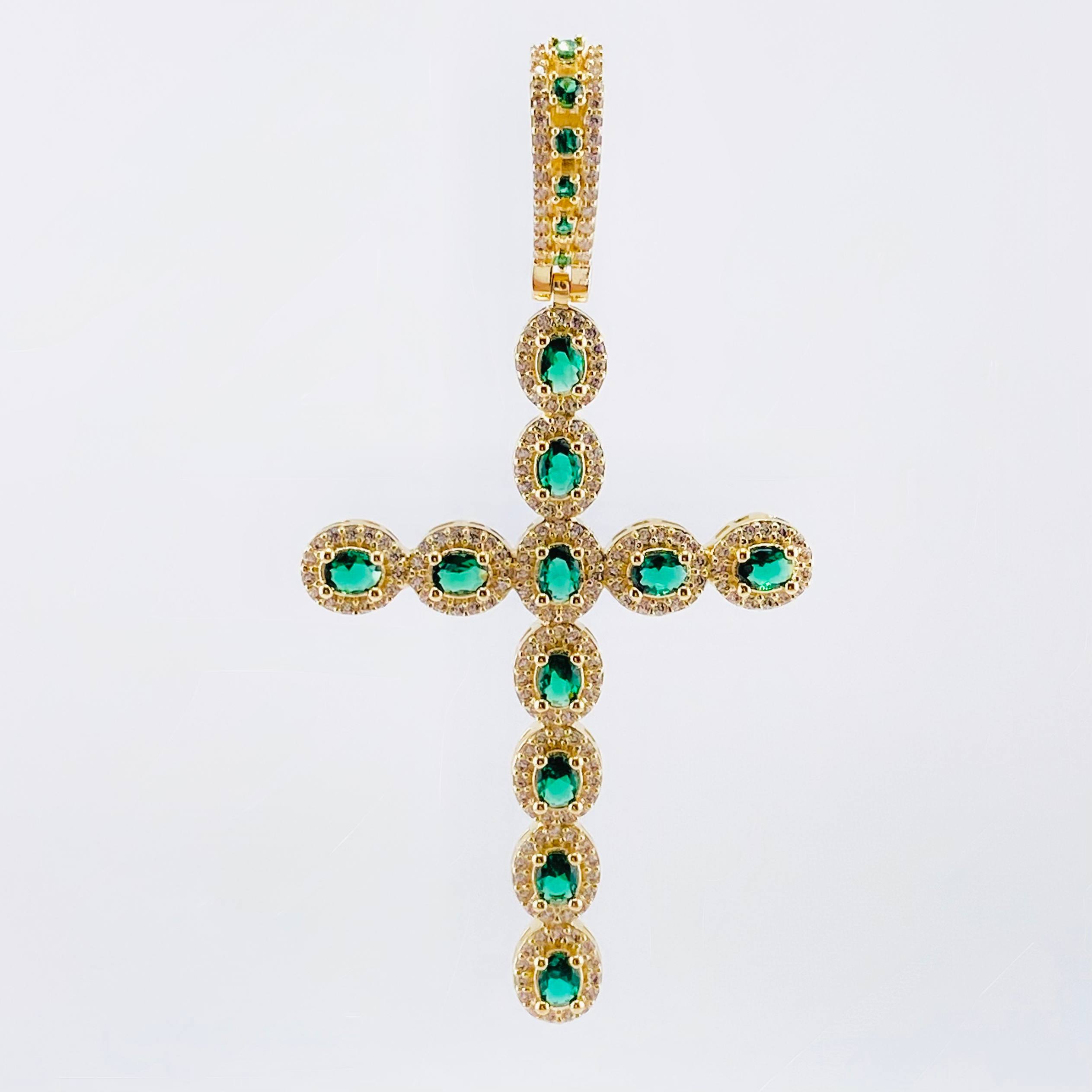Dije Cruz Ovalo 9.65gr / 2 3/4 in / Oro Amarillo 18K