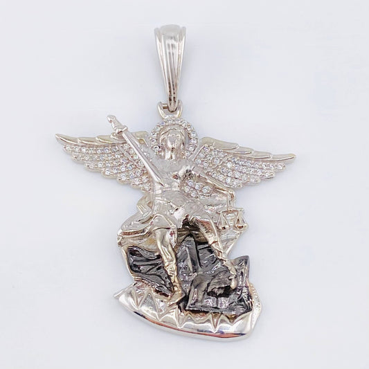 Dije San Miguel Arcangel 13.05gr / 1 3/4 in / Oro Blanco 18K ©