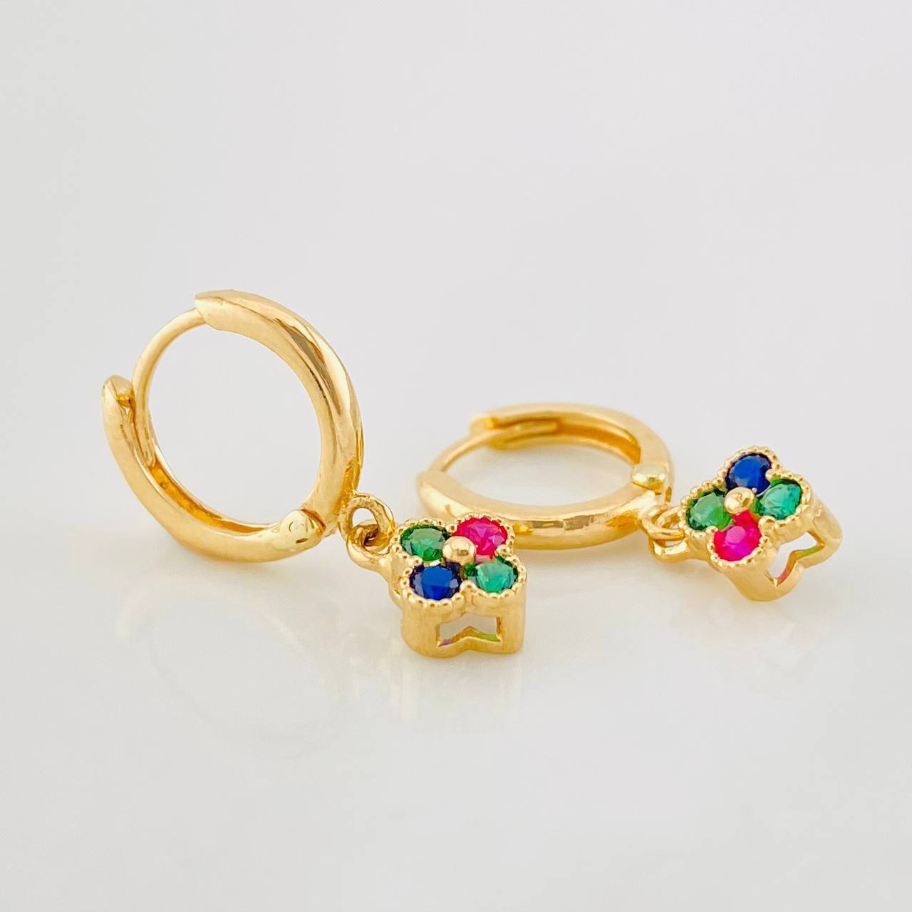 Hoop Earrings Flowers 2.2g / 3/4 in 18K Yellow Gold