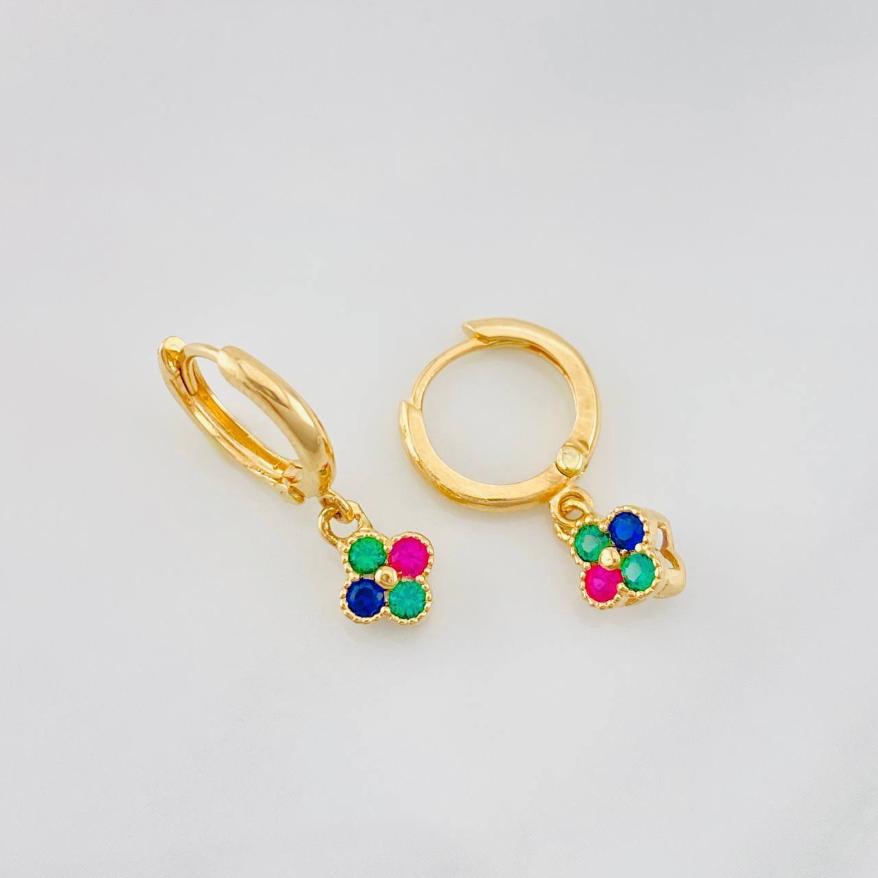 Hoop Earrings Flowers 2.2g / 3/4 in 18K Yellow Gold