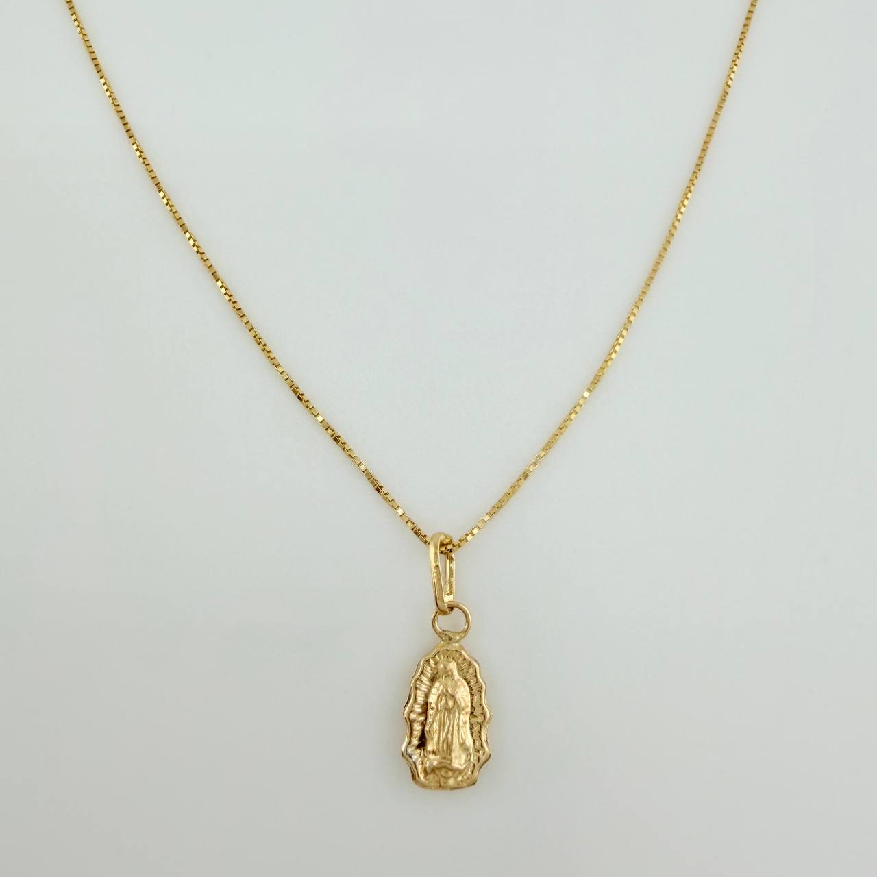 Set Chain and Pendant Venetian + Virgin of Guadalupe 1.35g / 19 3/4 in / 0.44mm Yellow Gold 18K $