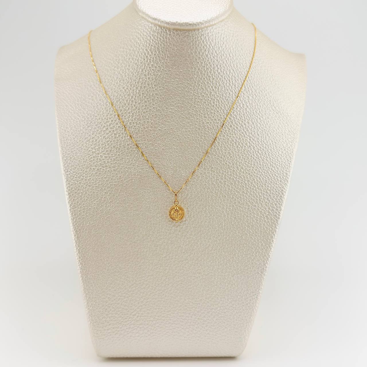 Venetian Chain Set + Saint Benedict Pendant / 1.35g / 18 in Yellow Gold 18K