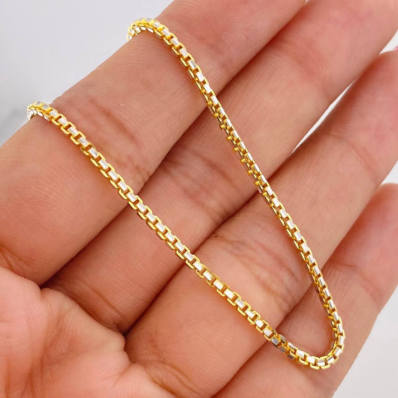 Venetian Chain 14.1g / 24 in / 1.85mm Two-Tone Yellow White 18K