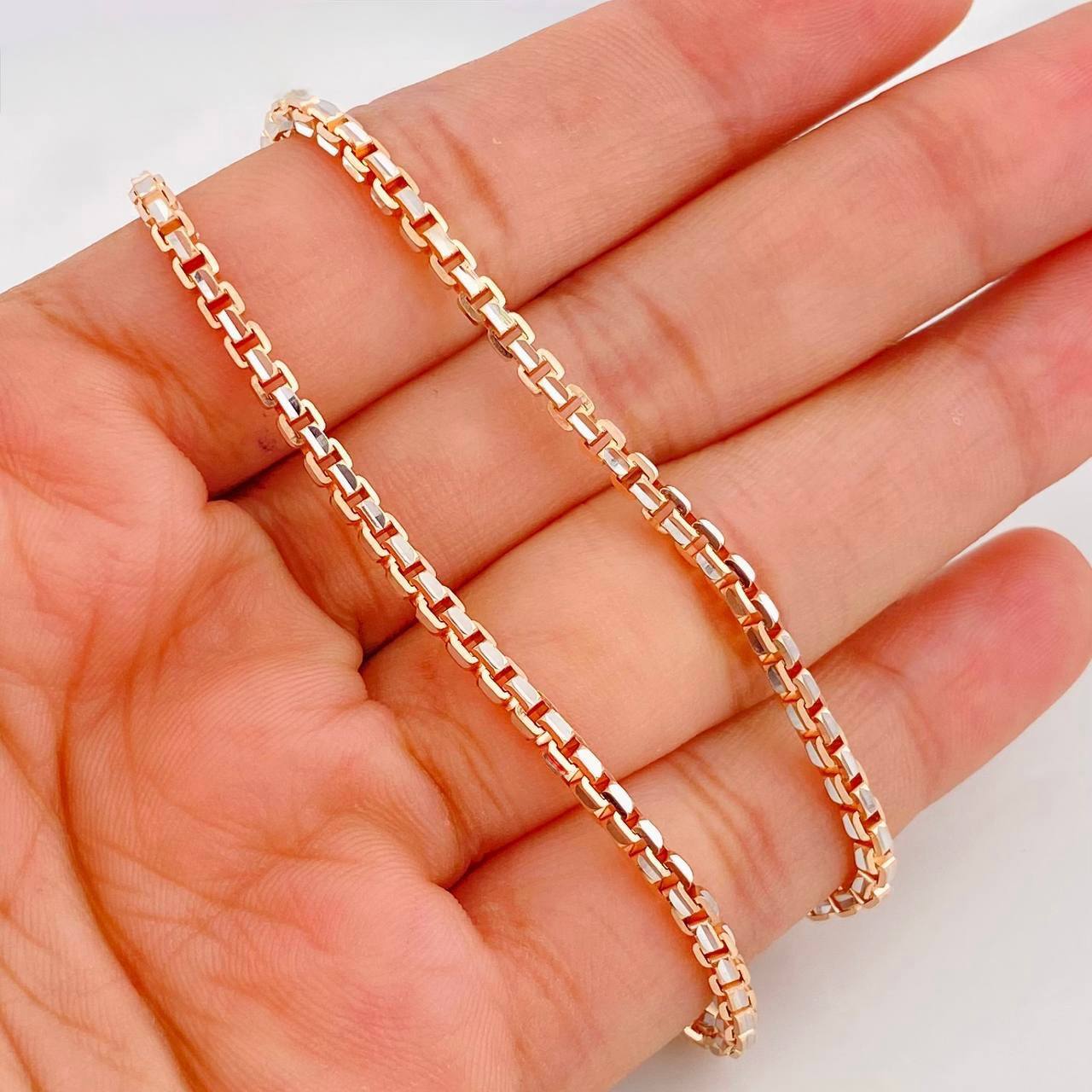 Cadena Veneciana 32.55g / 28 in / 2.7mm Dos Oros Blanco Rosa 18K