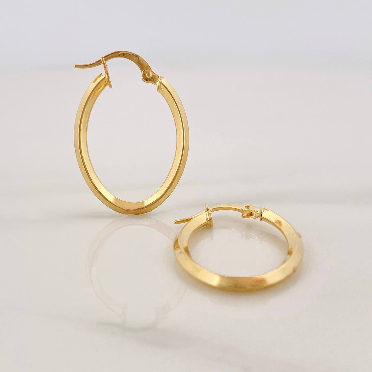 Candongas Clau Ovaladas 1.55g / 3/4 in Oro Amarillo 18K