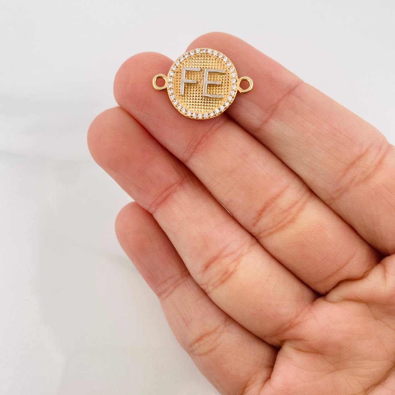 Herraje Fe 2.45g / 3/4 in Dos Oros Amarillo Blanco 18K