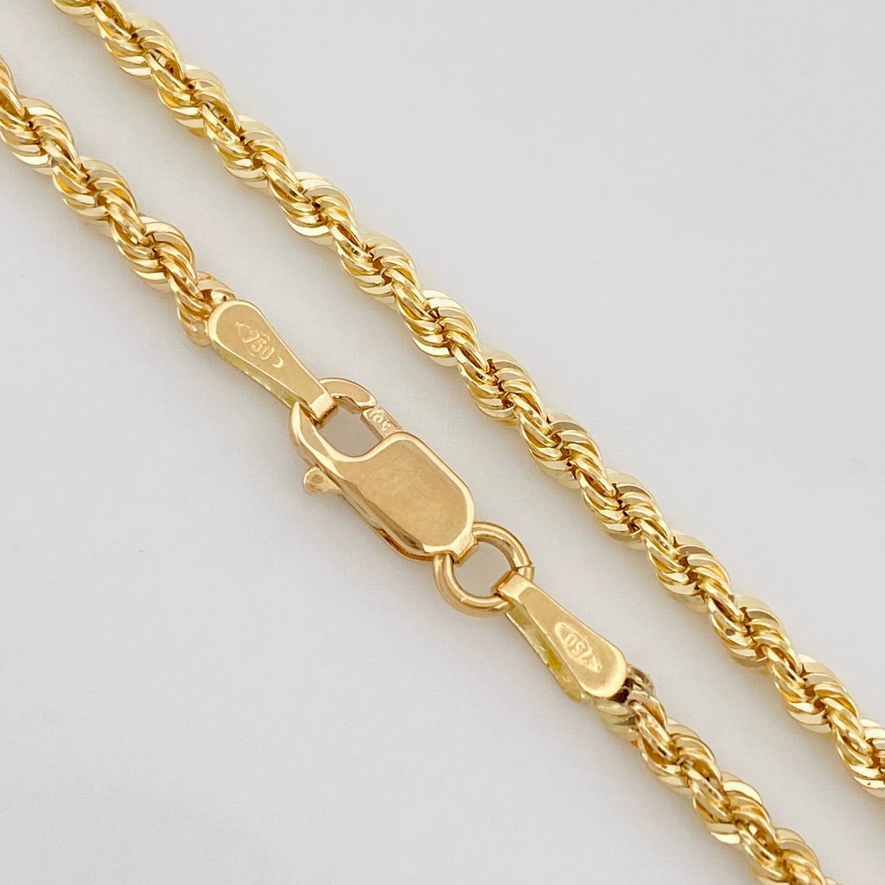Cadena Lazo 2.8g / 18 in / 2.1mm Oro Amarillo 18K