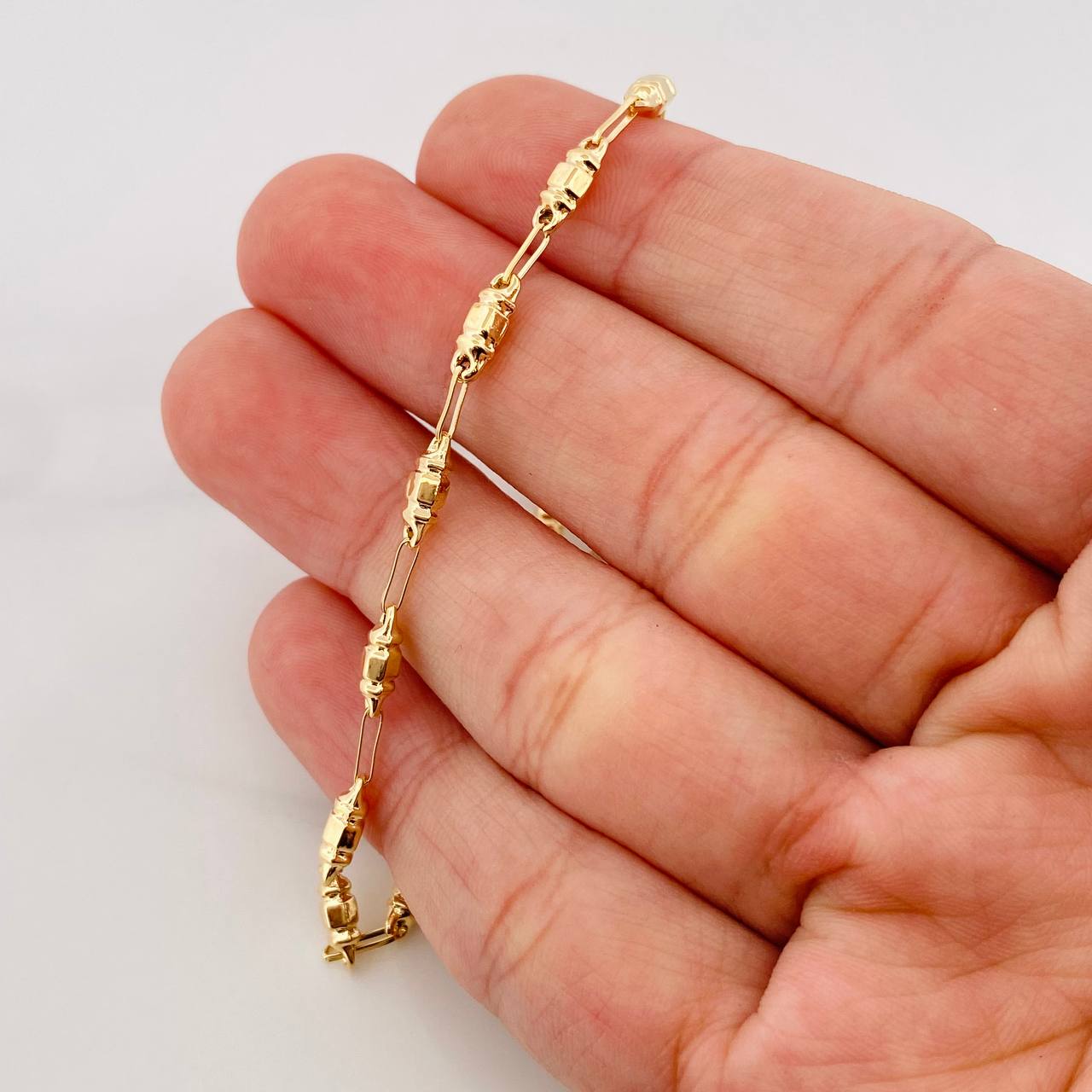Rustic Barrel Anklet 3.6g / 10 1/4 in / 2.72mm Yellow Gold 18K