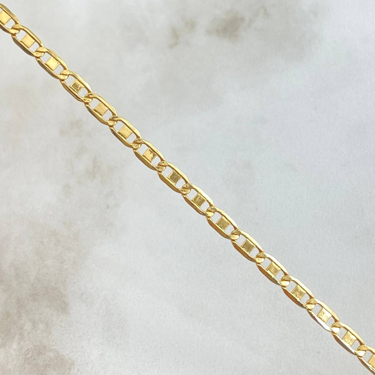Pulso Plano 1.35gr / 19cm / 2.5mm Liso Oro Amarillo +3 18K