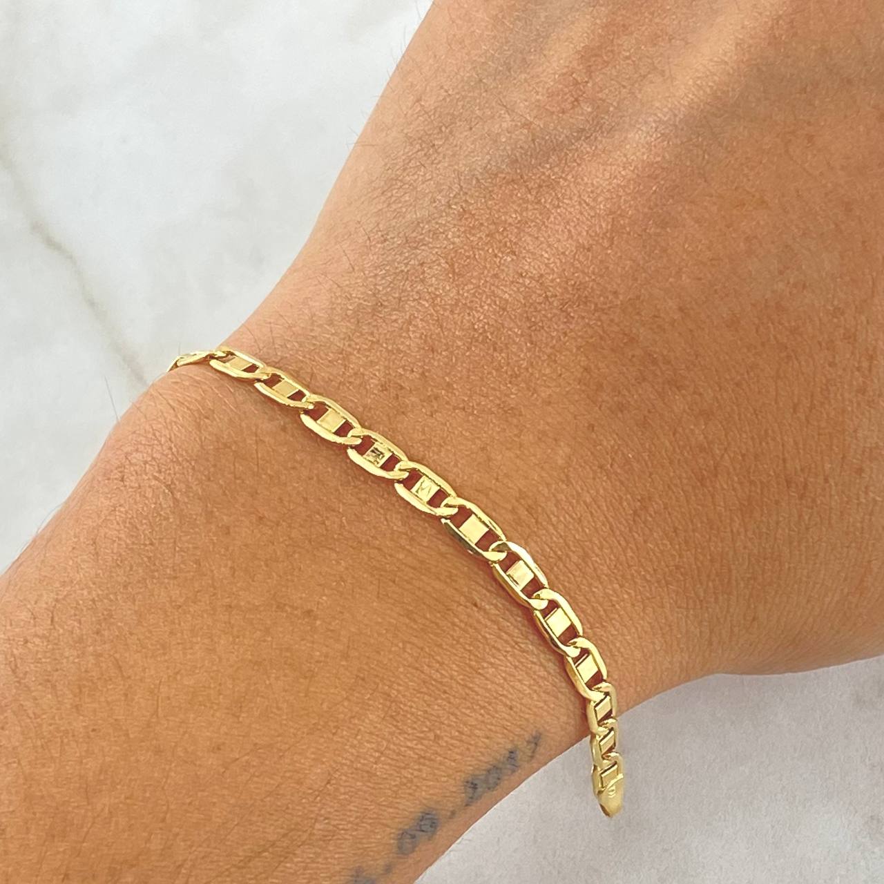 Pulso Plano 1.4gr / 20cm / 2.5mm Liso Oro Amarillo +3 18K
