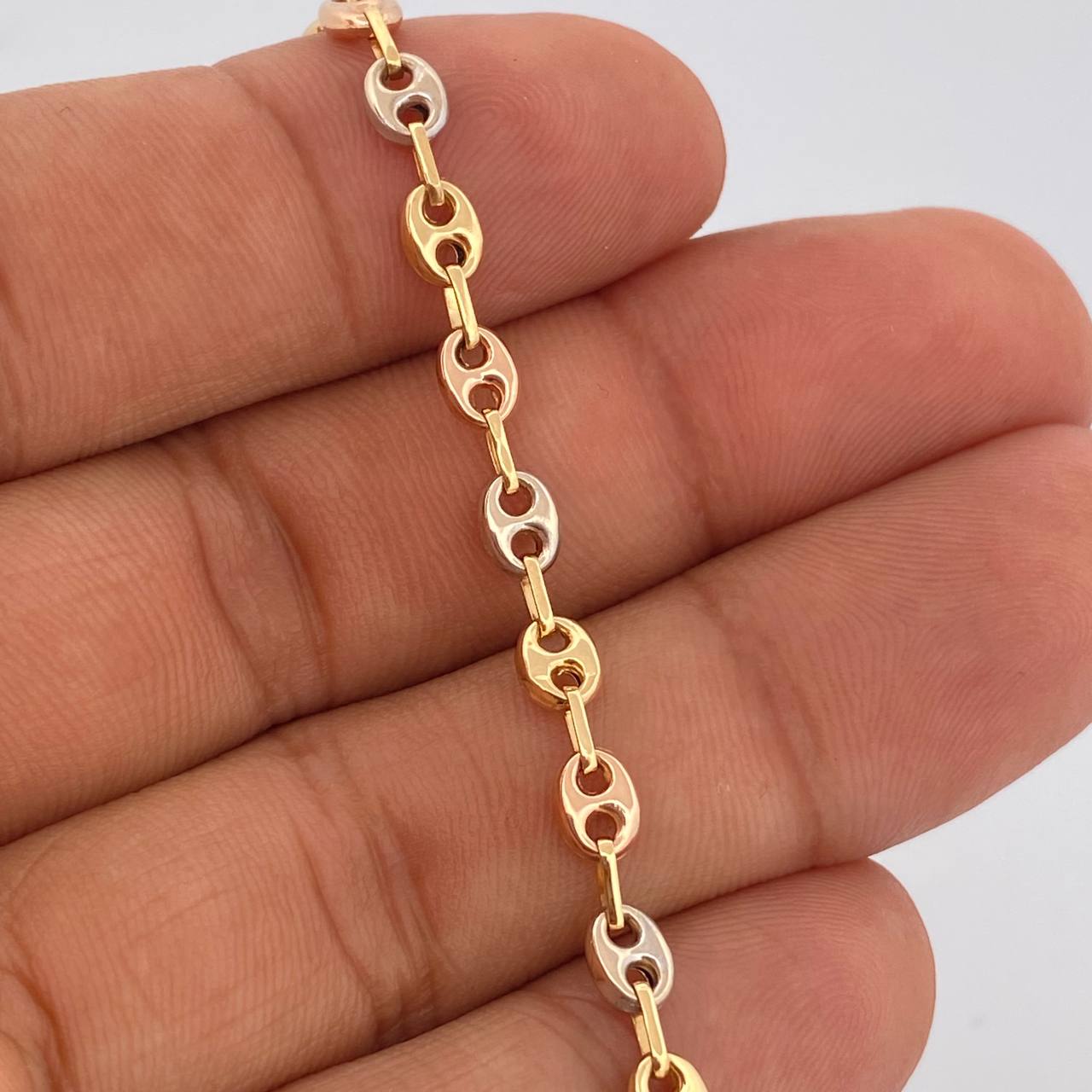 Pulso GC 3.85gr / 8 1/4 in / Tres Oros 18K $