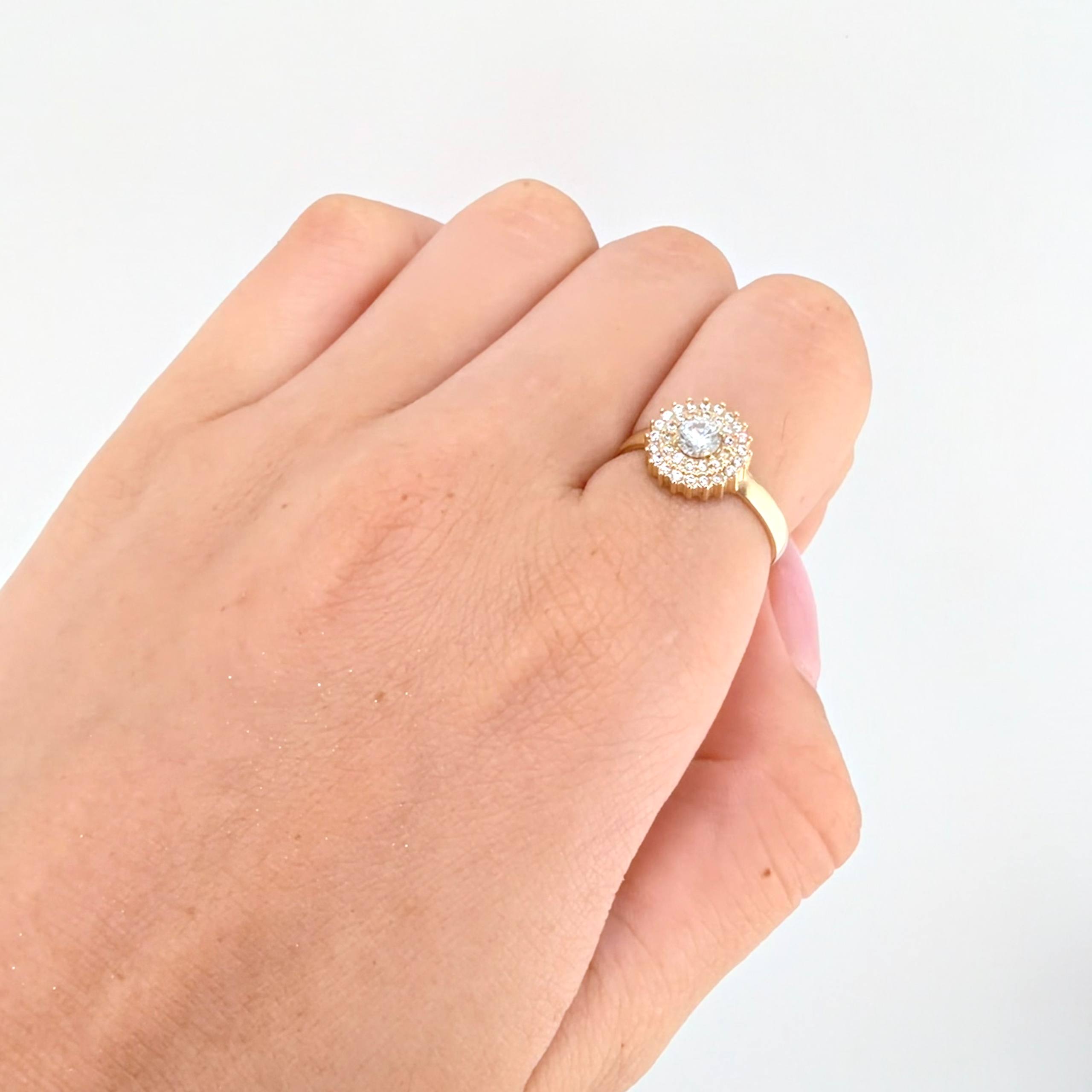 Anillo Halo Tupido 2.95gr / T6 1/4 / Oro Amarillo 18K