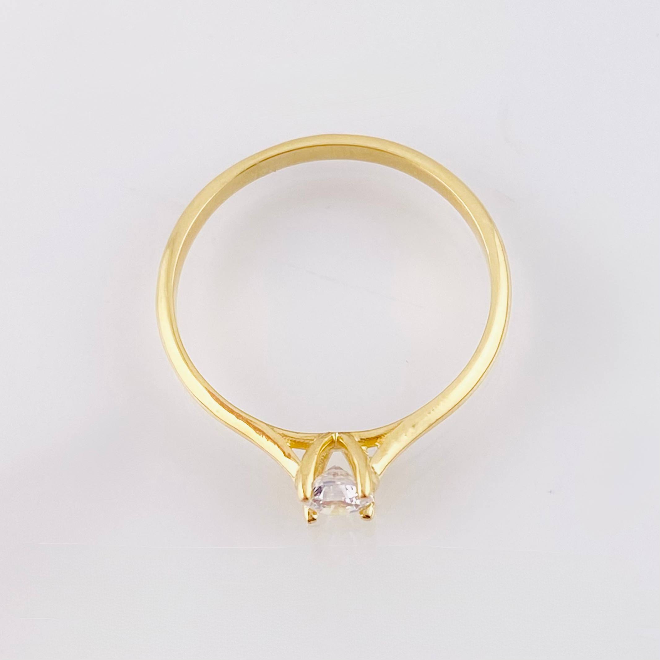 Anillo Solitario 1.6gr / T7 1/2 / Oro Amarillo 18K