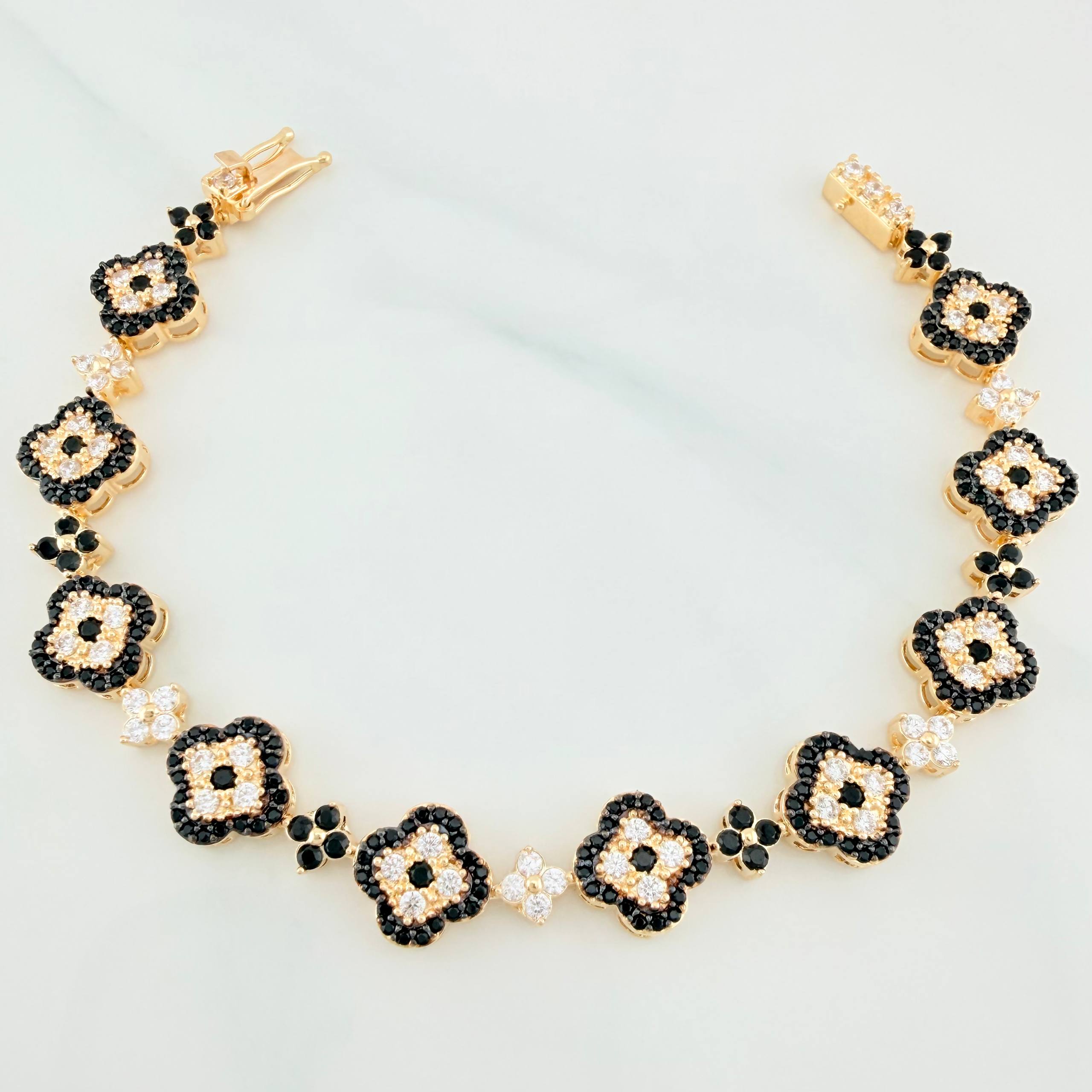 Clover Bracelet Flowers 15.75 g / 7 1/4 in / 9.94 mm Yellow Gold 18K