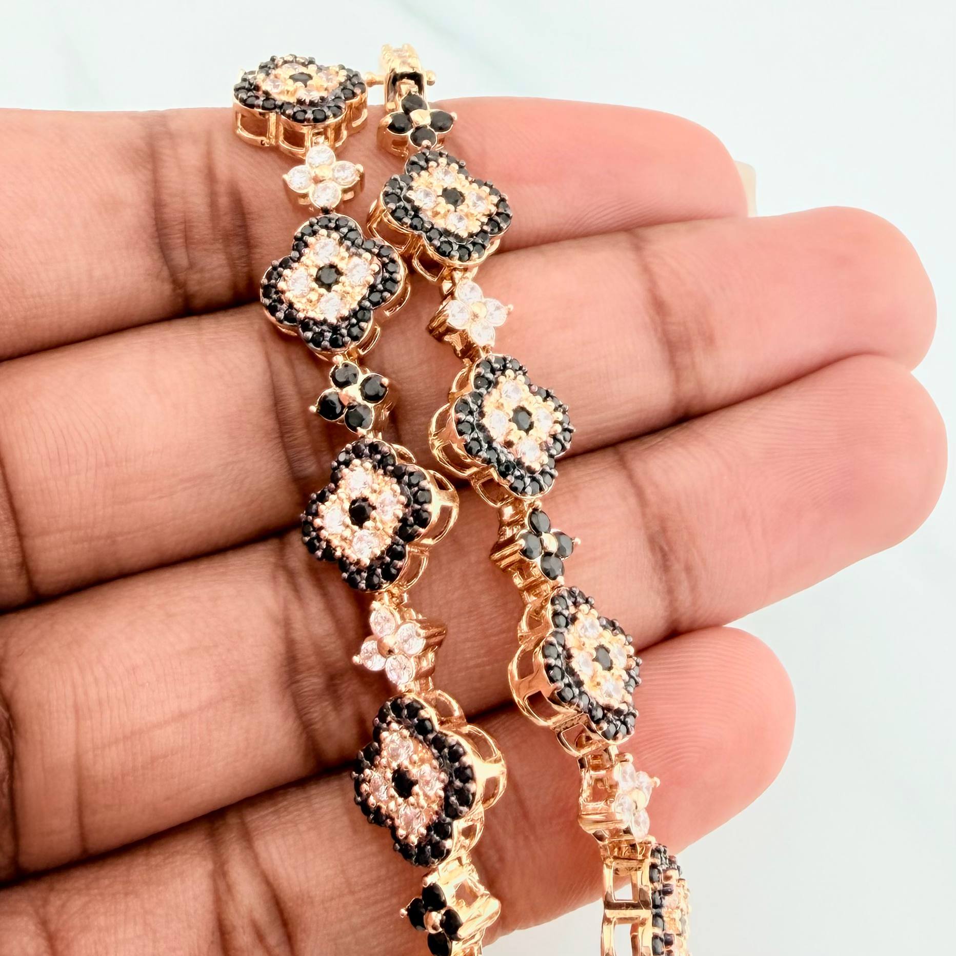 Clover Bracelet Flowers 15.75 g / 7 1/4 in / 9.94 mm Yellow Gold 18K