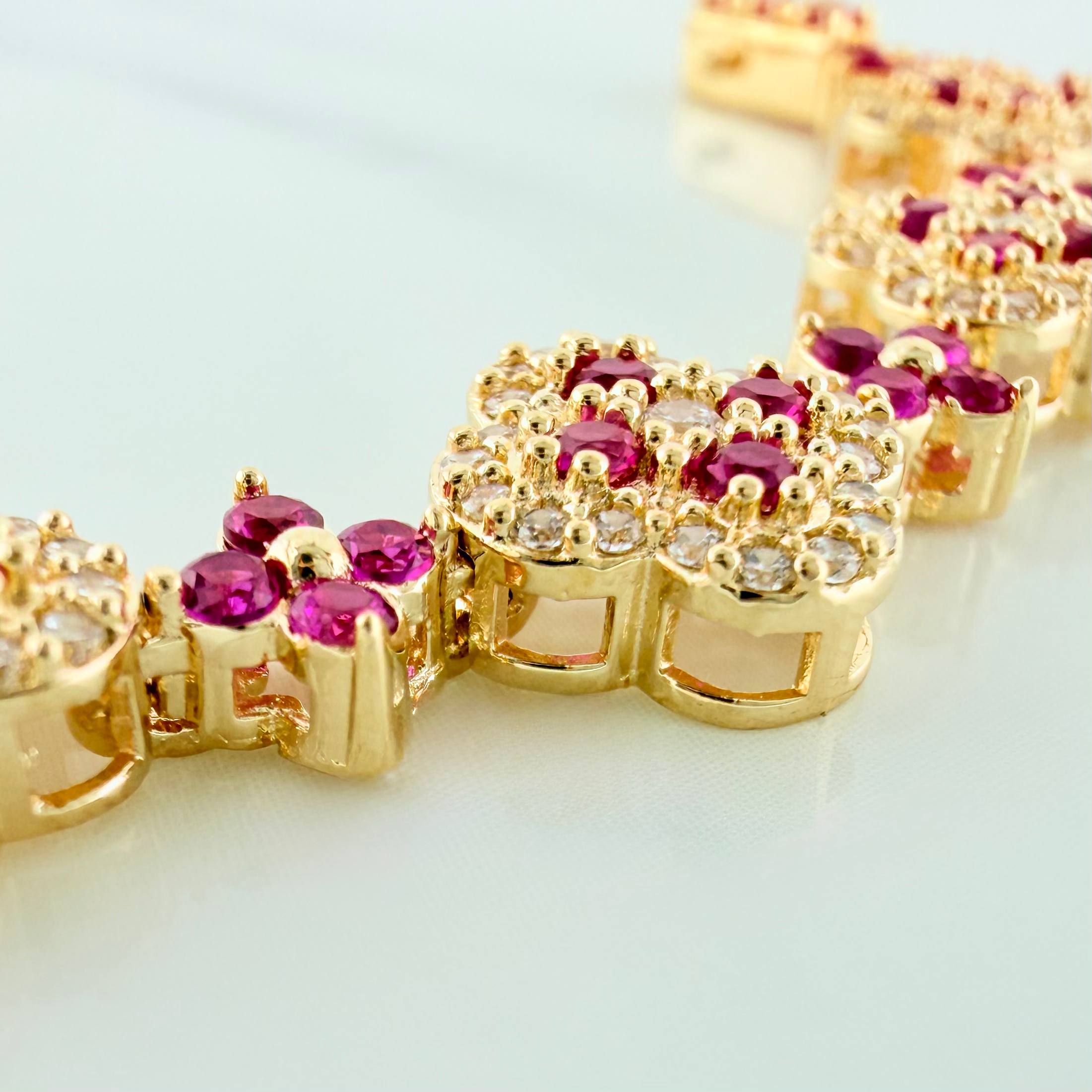 Clover Bracelet Flowers 14.3 g / 6 1/2 in / 9.67 mm 18K Yellow Gold