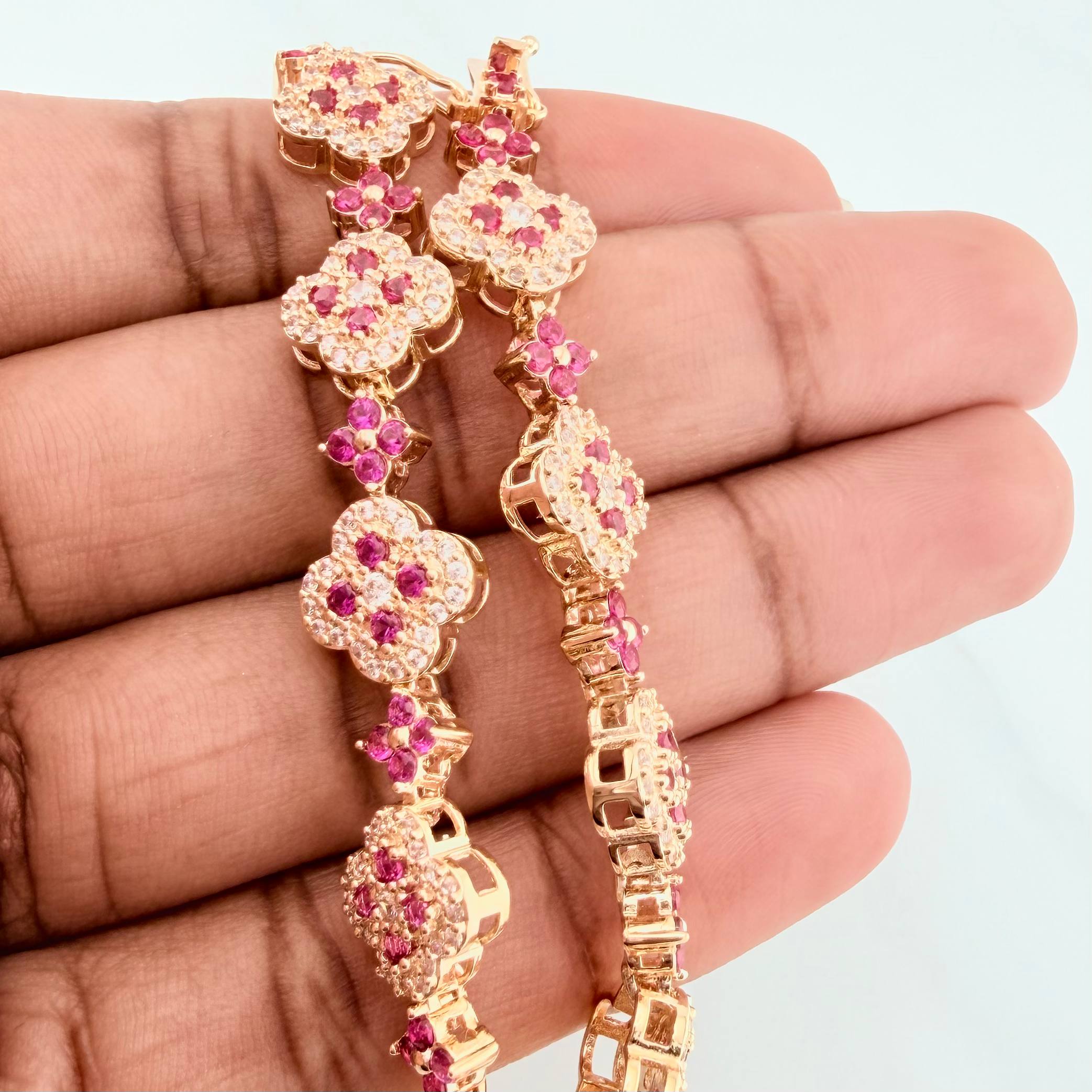 Clover Bracelet Flowers 14.3 g / 6 1/2 in / 9.67 mm 18K Yellow Gold