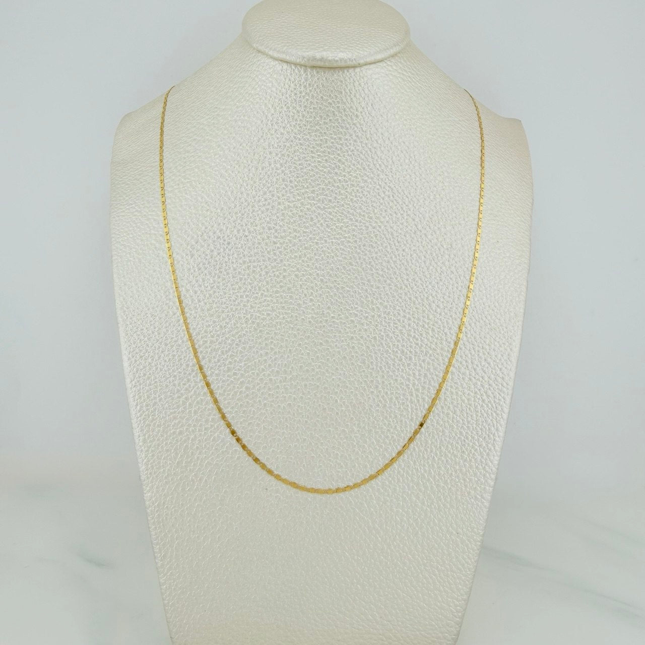 Flat Mariner Chain 1.8 g / 23 1/2 in / 1.5 mm 18K Yellow Gold