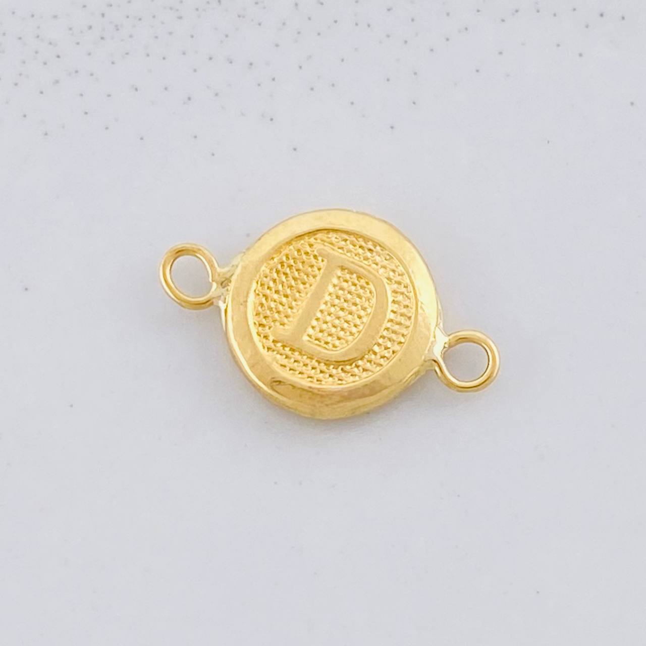 Herraje Circulo Letra D 0.4g / 1/2 in Oro Amarillo 18K