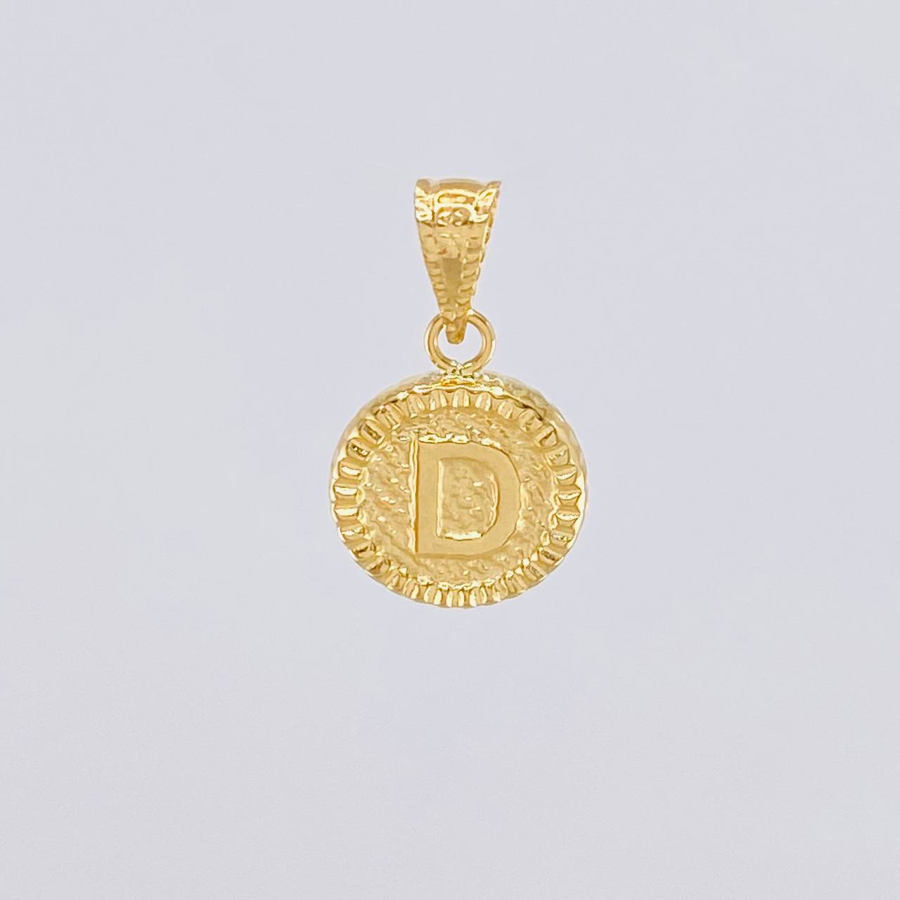Pendant Circle Letter D 0.6g / 3/4 in Yellow Gold 18K