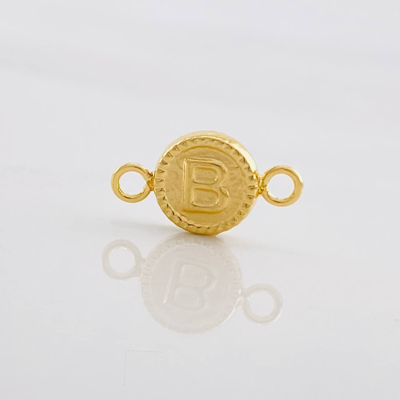 Herraje Circulo Letra B 0.45g / 1/2 in Oro Amarillo 18K