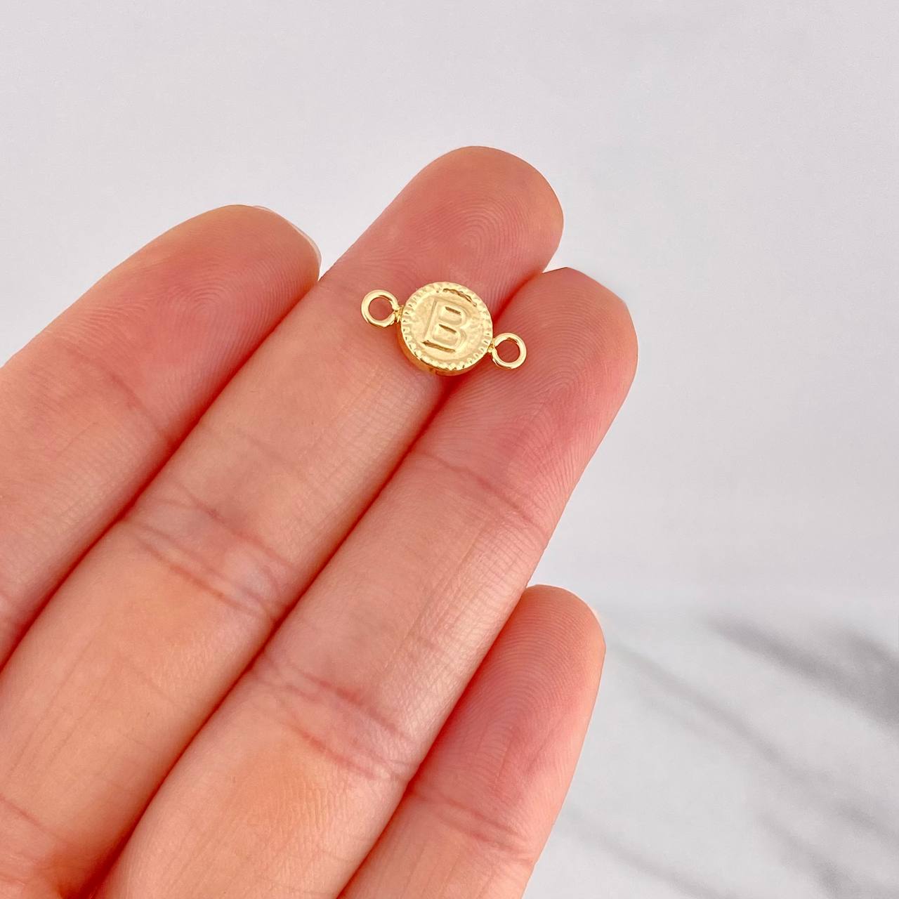 Herraje Circulo Letra B 0.45g / 1/2 in Oro Amarillo 18K