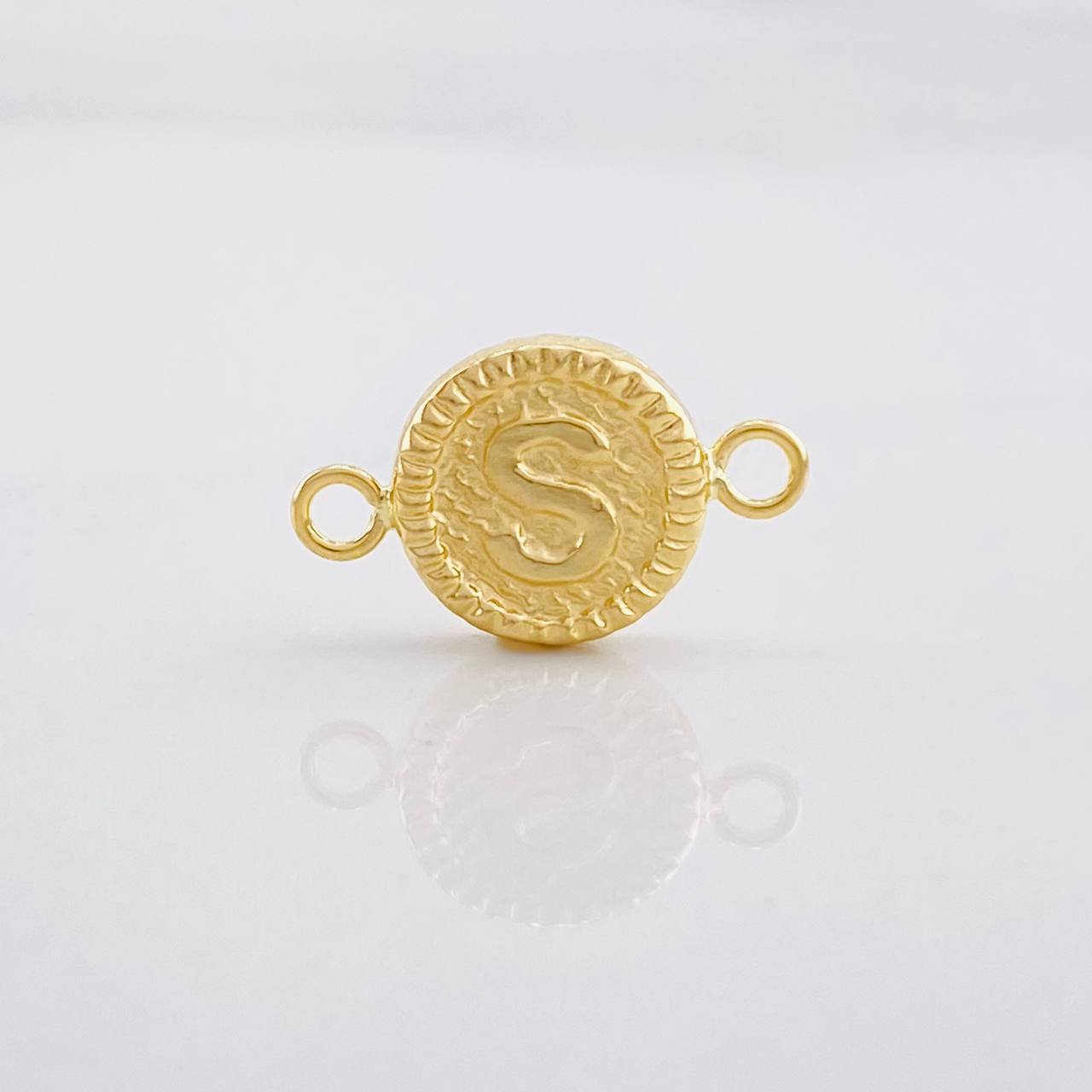 Herraje Circulo Letra S 0.55g / 3/4 in Oro Amarillo 18K