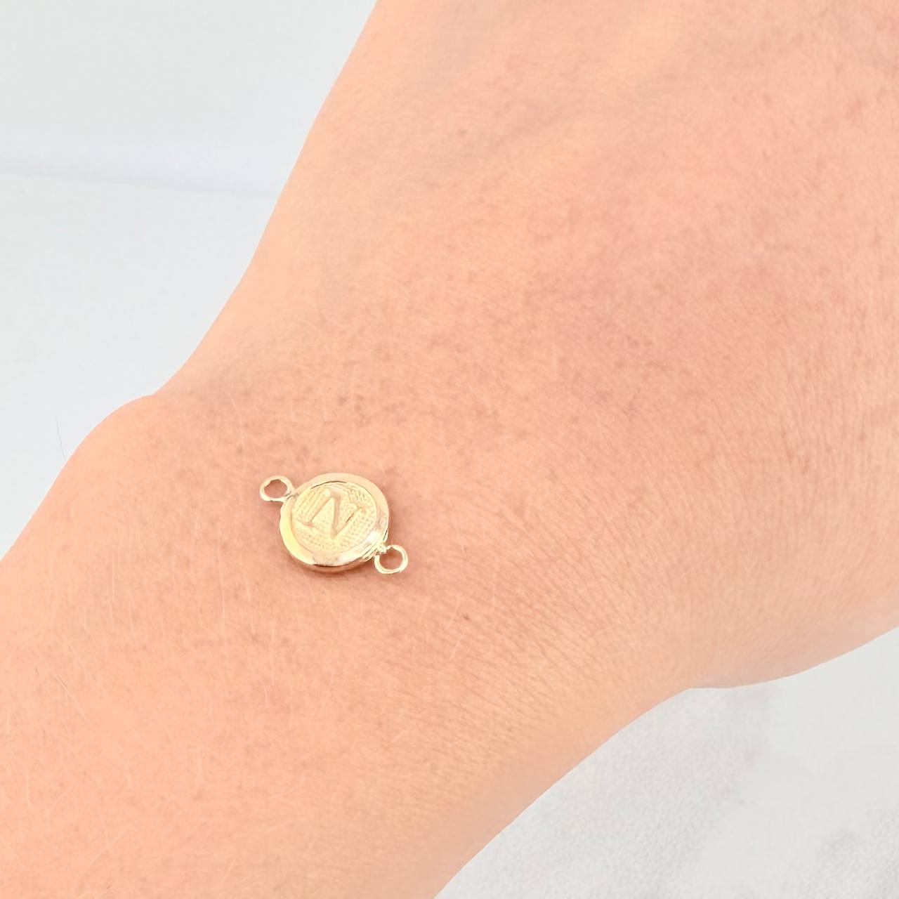 Herraje Circulo Letra N 0.35g / 1/2 in Oro Amarillo 18K