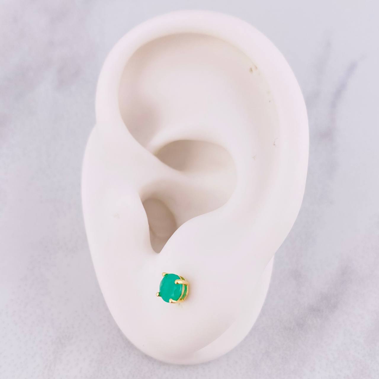 Topos Cuatro Garras Esmeraldas 40pts 0.95g / in / 4.4mm Oro Amarillo 18K