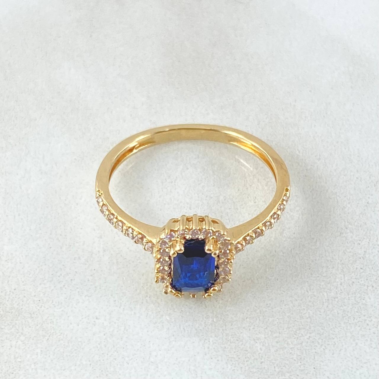Rectangular Halo Solitaire Ring 2.7gr / Size 9 / 18K Gold