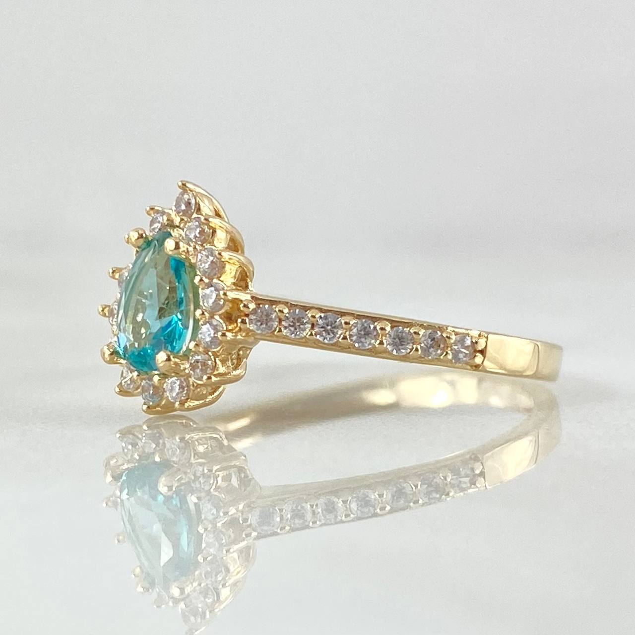 Solitaire Ring Halo Drop 2.45gr / Size 8 1/4 / 18K Gold ©
