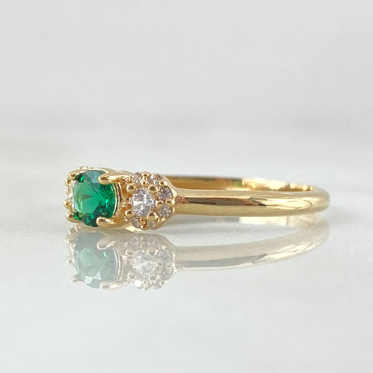 Solitaire Ring with Side Snowflakes 1.7gr / Size 7 1/4 / 18K Gold ©