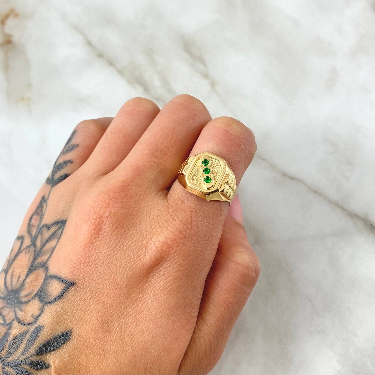 Anillo Sello Trinity 4.35gr / T11 1/2 / Oro Amarillo 18K ©