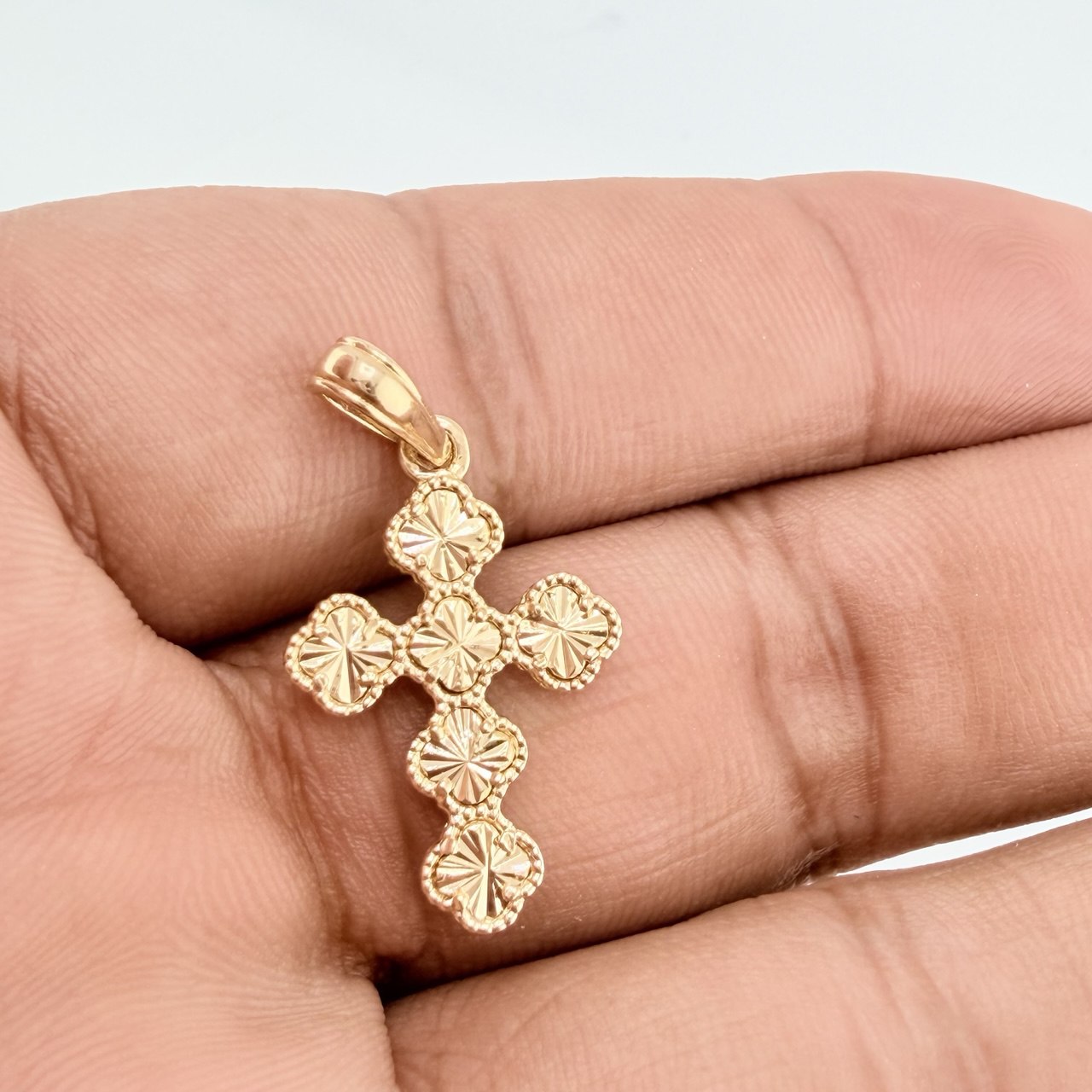 Clover Cross Pendant 2.4gr / 1 1/4 in / Yellow Gold Nac. Esp 18K &