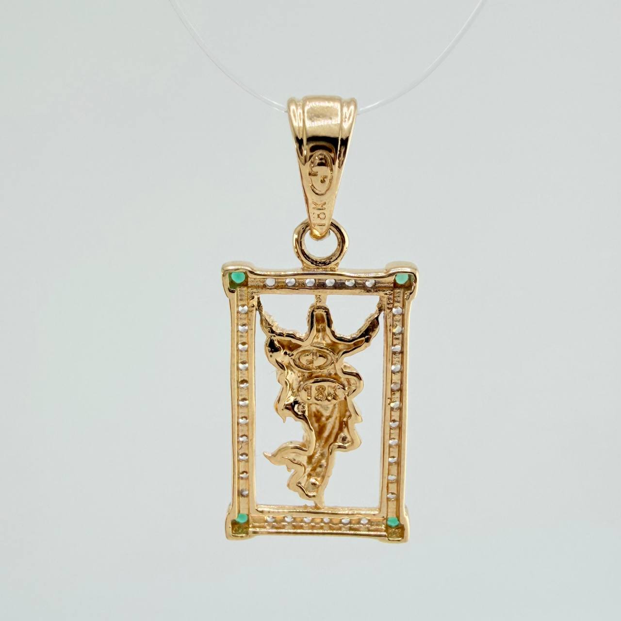 Dije Jesus Resucitado 2.25gr / 1 in / Dos Oros Amarillo Blanco 18K &