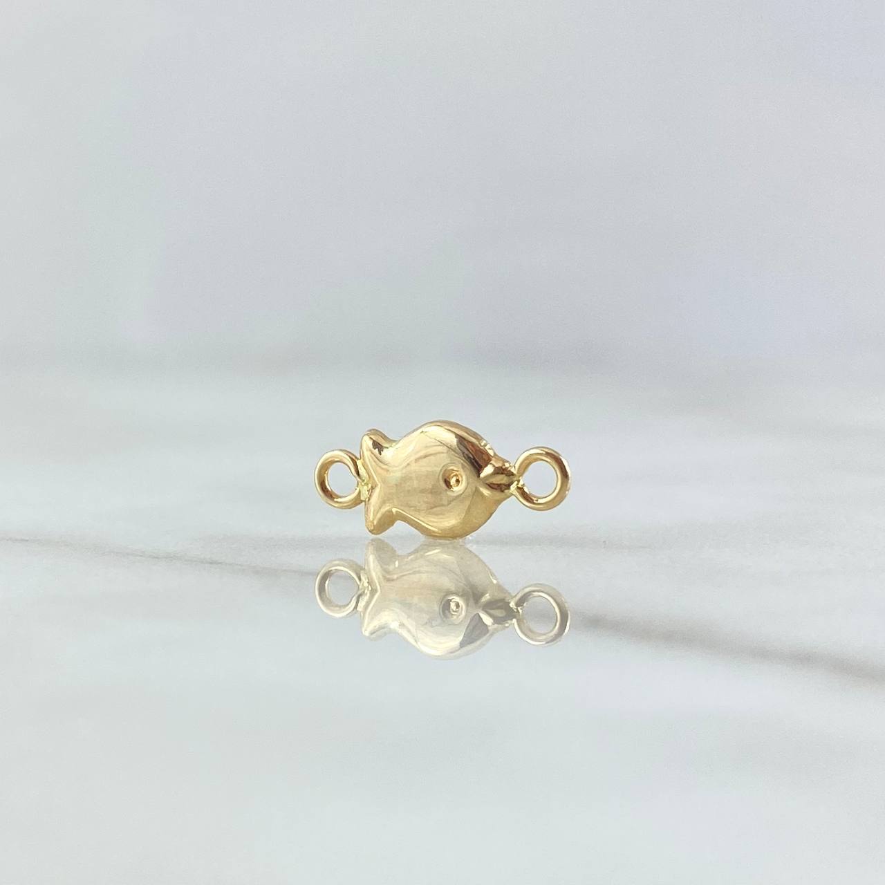 Charm Flat Fish 0.3gr / 0.6in / Plain 18K Gold ©